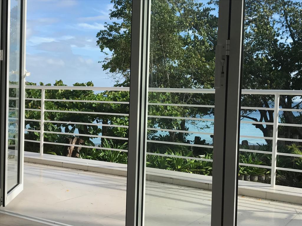 Mimi Beachfront Villa *